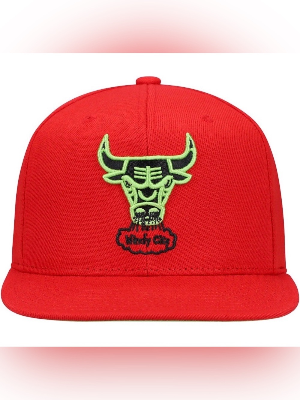 NWT - Mitchell & Ness Red Chicago Bulls SnapBack Hat